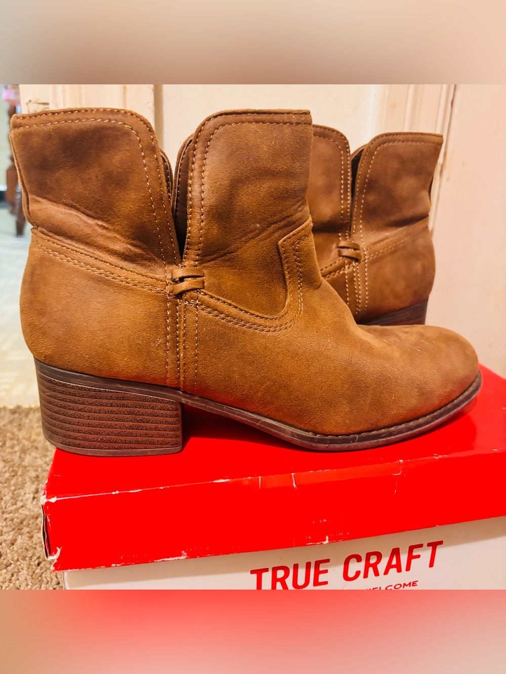 True Craft “TC‑JAVA” Cognac Suede Ankle Boots — Size 10M